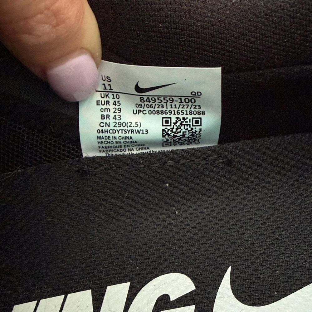Nike White Pure Platinum Black Air Max Sneakers - Picture 12 of 12